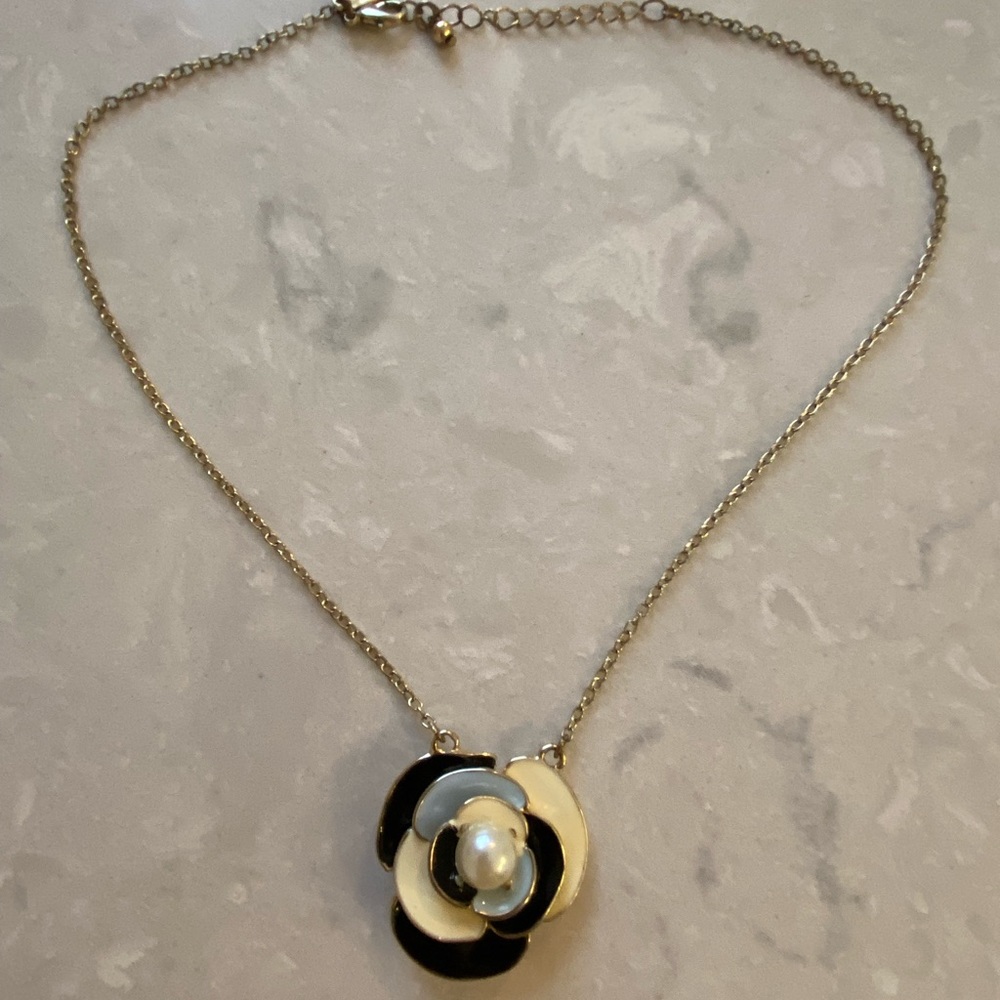 Kate Spade flower pendant necklace